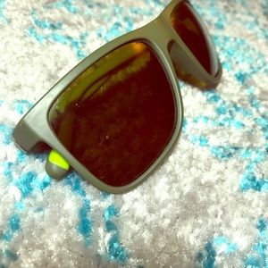 @erincrystal private trade offer